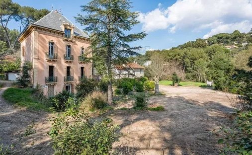 House in La Treille, Marseille, Provence-Alpes-Côte d'Azur 1