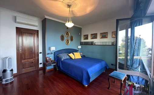 Villa in Naples, Campania, Italy 1
