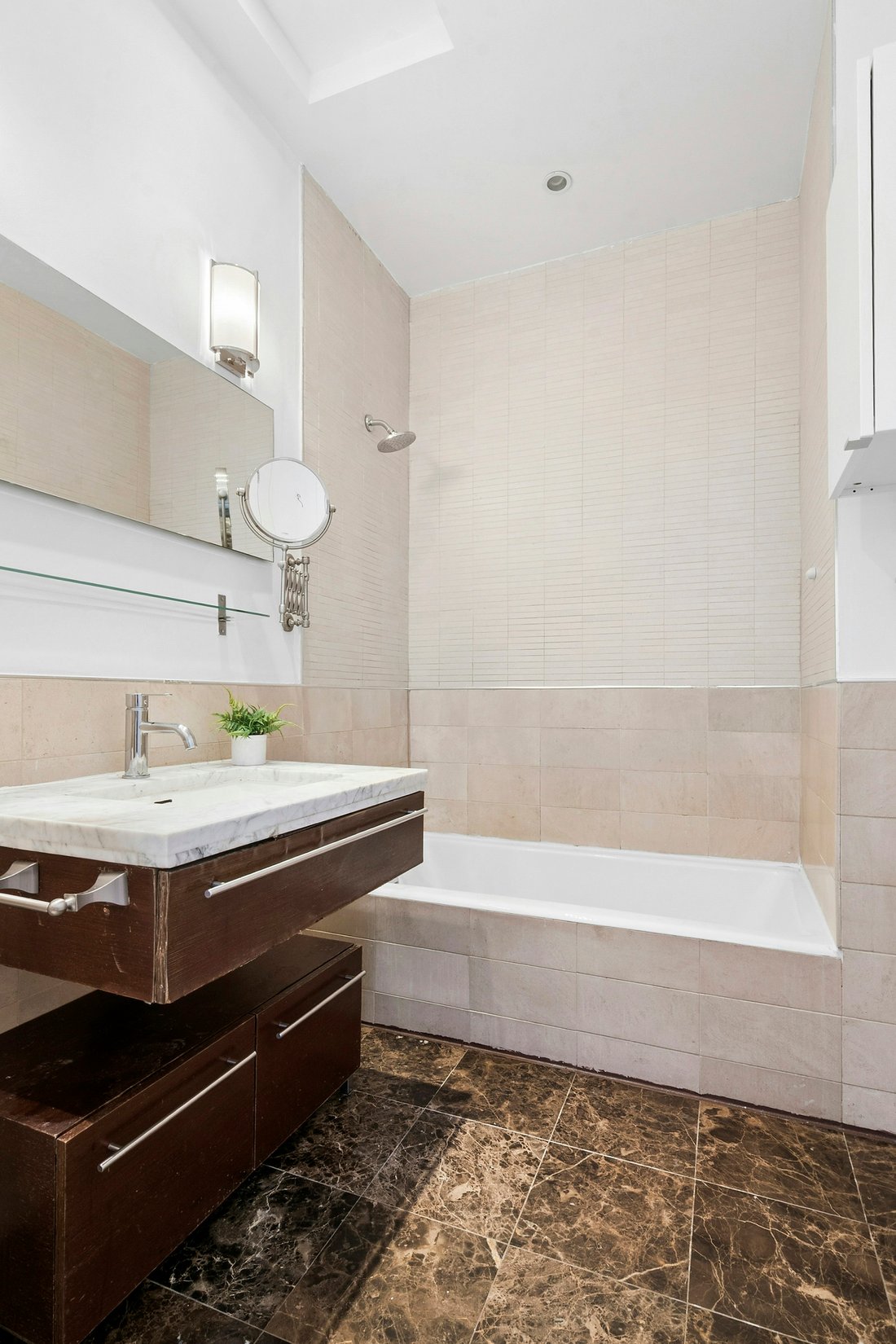 Condo in New York, New York, United States 5 - 18256220