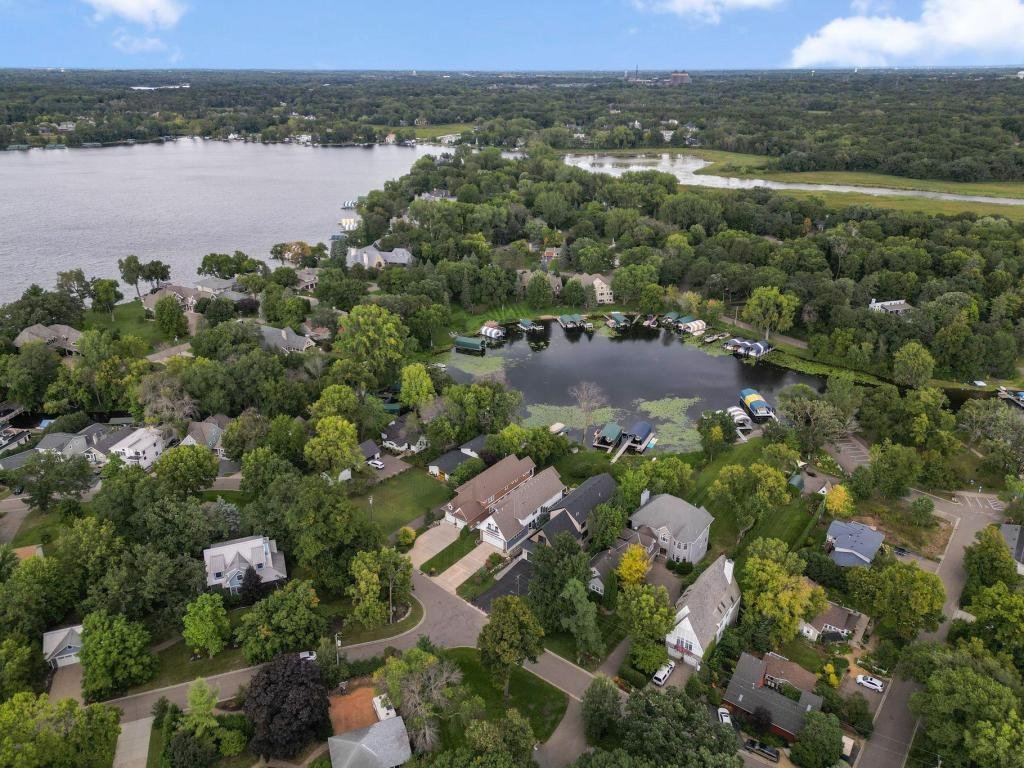 House in Minnetonka, Minnesota, United States 5 - 18250678