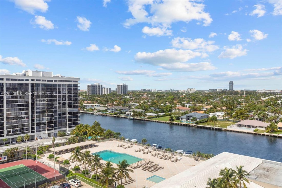 Condo in Hallandale Beach, Florida, United States 1 - 18251726