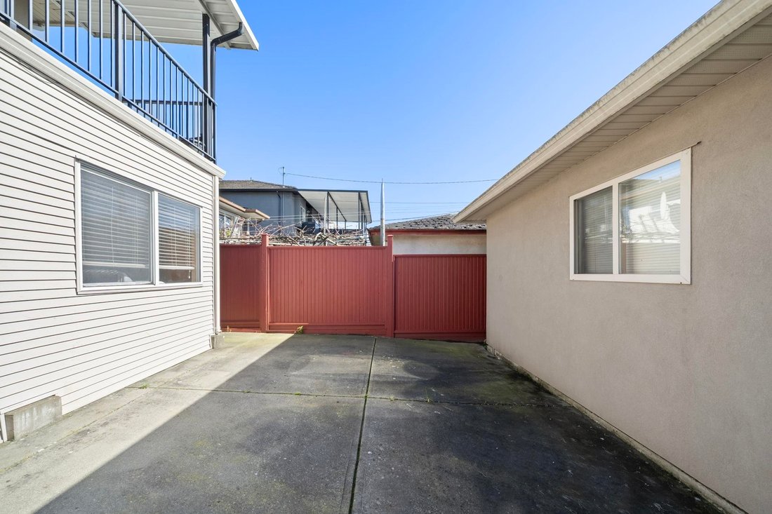 House in Vancouver, British Columbia, Canada 5 - 18257089