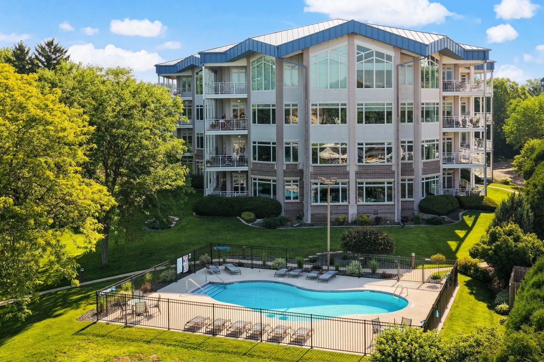 Condo in Madison, Wisconsin, United States 2 - 18253558