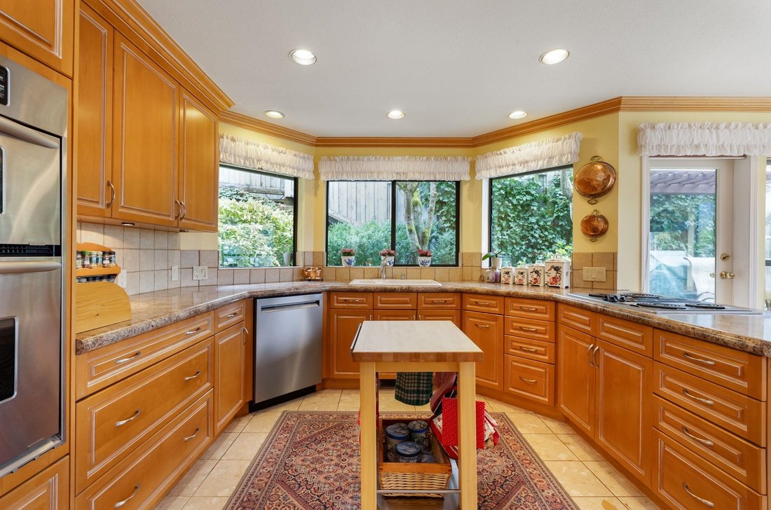 House in West Vancouver, British Columbia, Canada 3 - 18256684