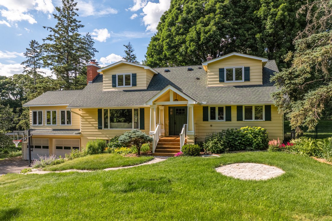 House in Wayzata, Minnesota, United States 2 - 18245785