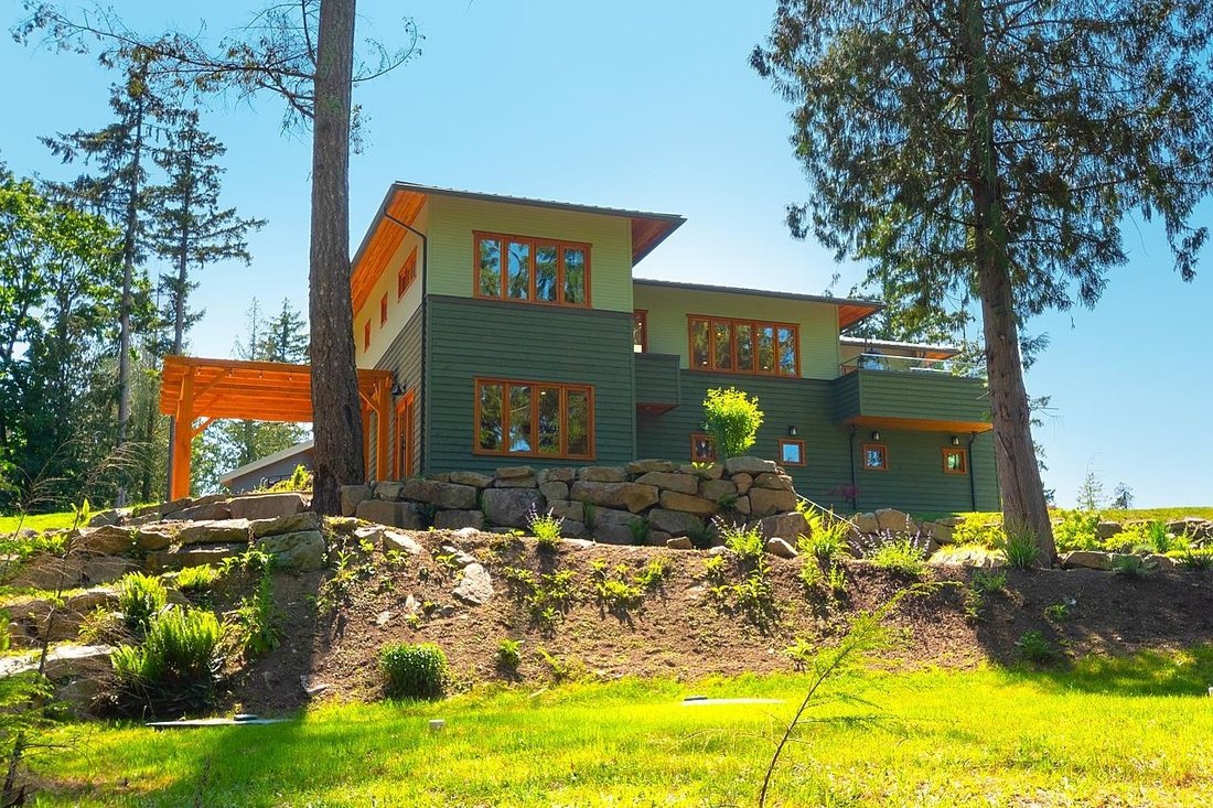 House in Bowen Island, British Columbia, Canada 1 - 18257003