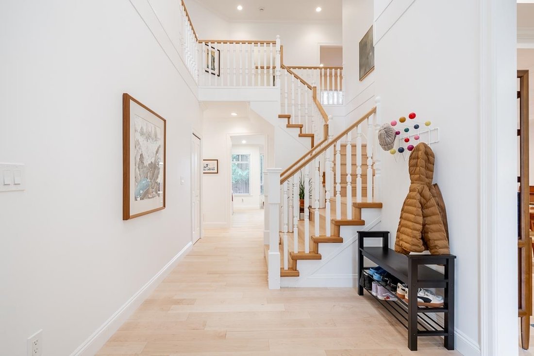 House in Surrey, British Columbia, Canada 3 - 18256755