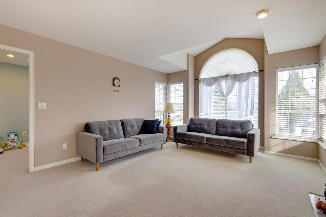 House in Surrey, British Columbia, Canada 3 - 18257065