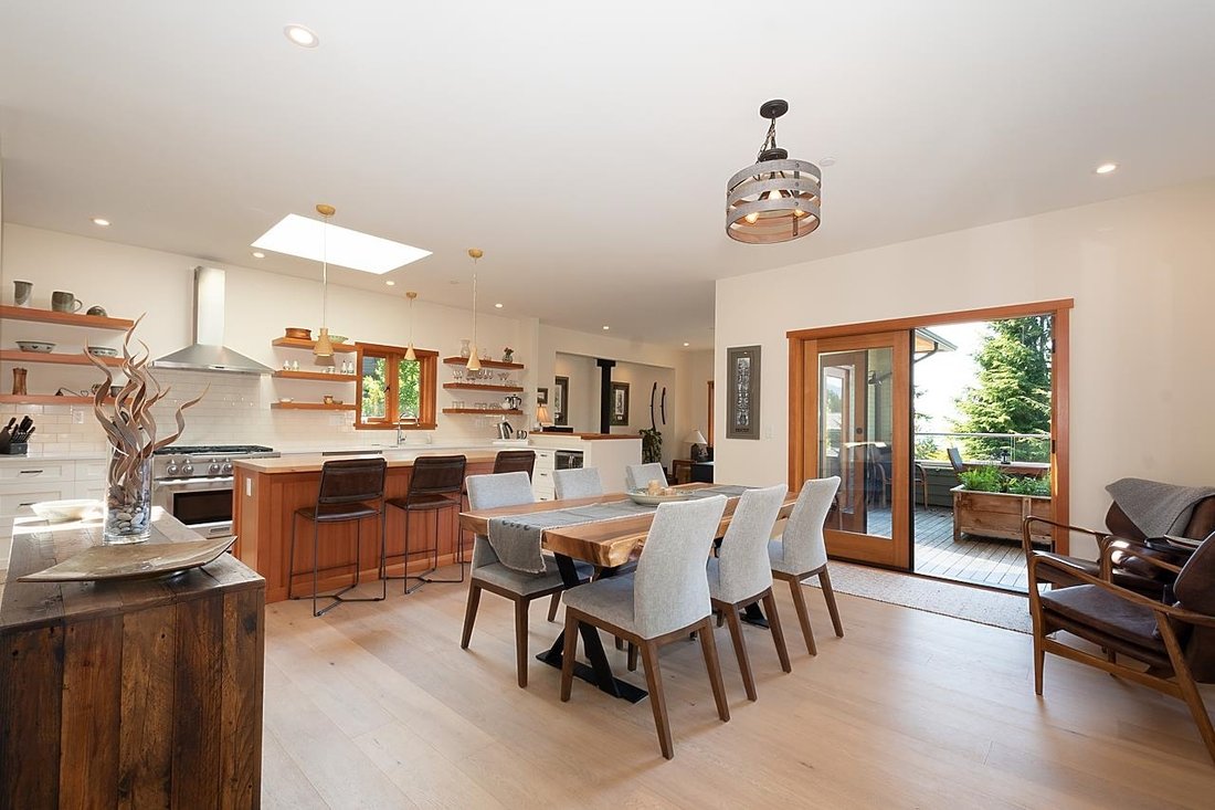 House in Bowen Island, British Columbia, Canada 4 - 18257003