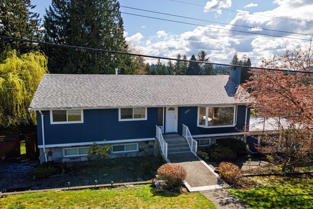 House in North Vancouver, British Columbia, Canada 2 - 18256788