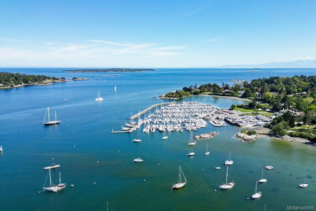 House in Oak Bay, British Columbia, Canada 1 - 18257116