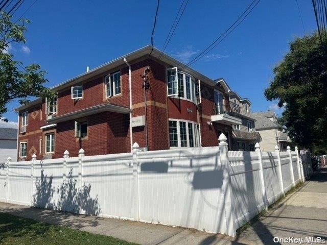 House in New York, New York, United States 2 - 18250476
