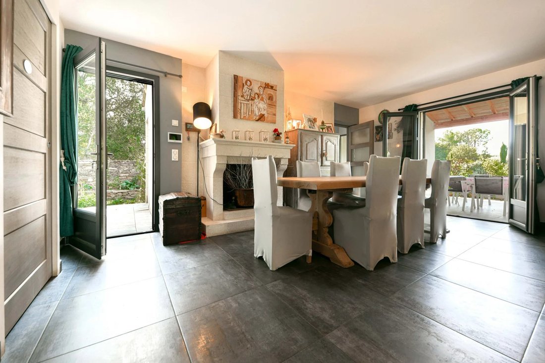 House in Uzès, Occitania, France 3 - 18255601