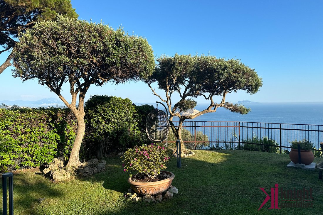 Villa in Naples, Campania, Italy 2 - 15428845