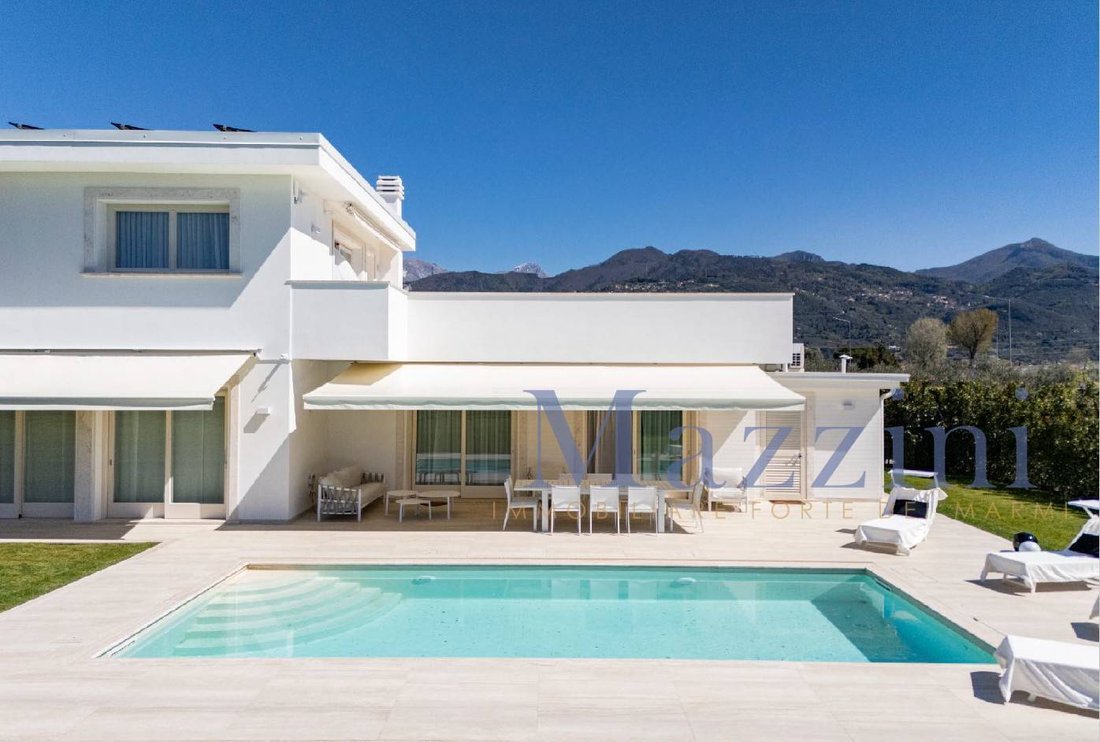 Villa in Pietrasanta, Tuscany, Italy 3 - 18256556