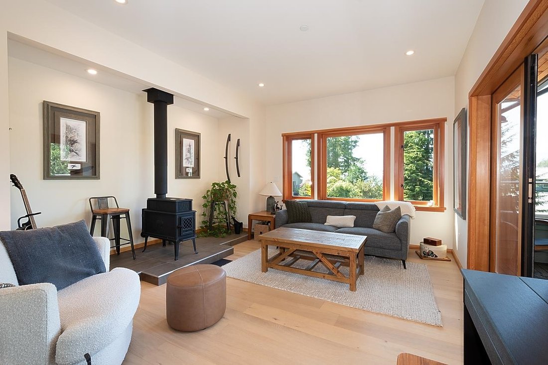 House in Bowen Island, British Columbia, Canada 5 - 18257003