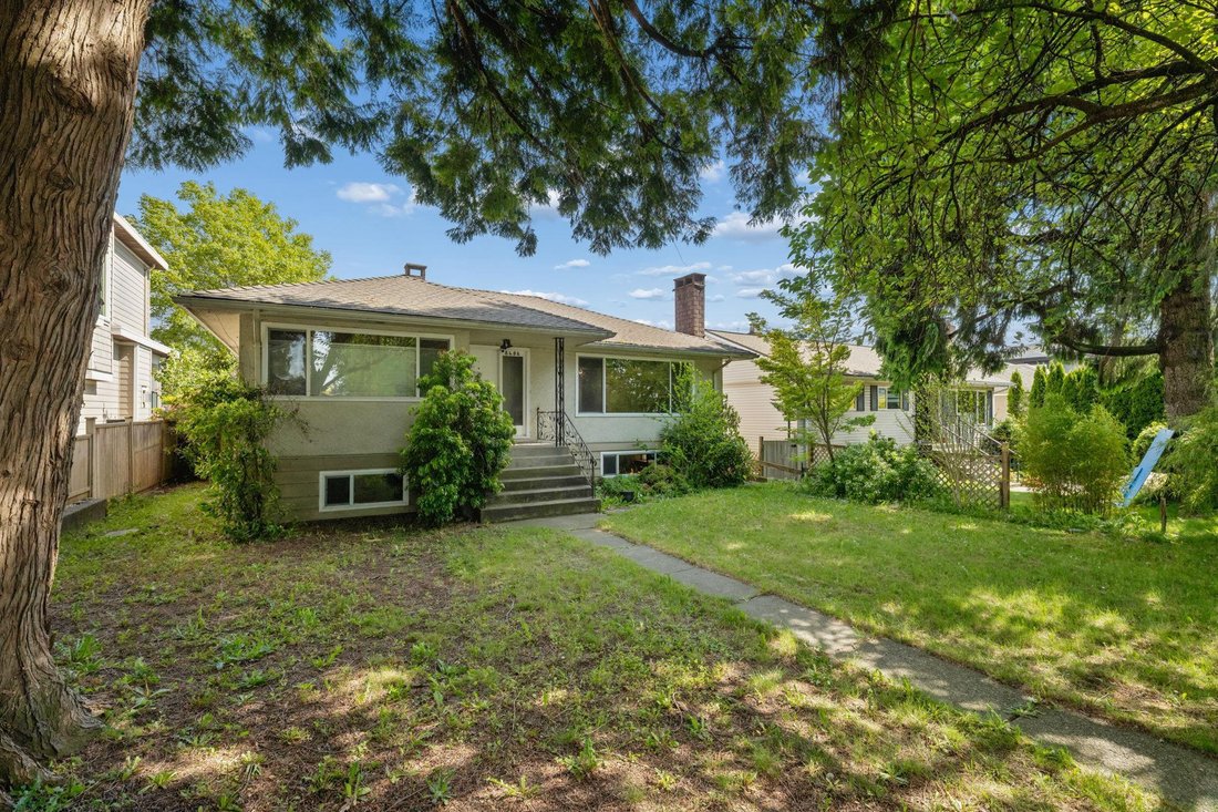 House in Burnaby, British Columbia, Canada 2 - 18256961
