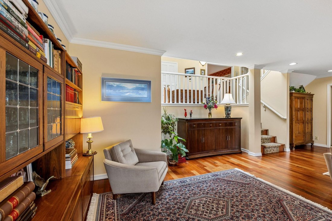 House in West Vancouver, British Columbia, Canada 5 - 18256684