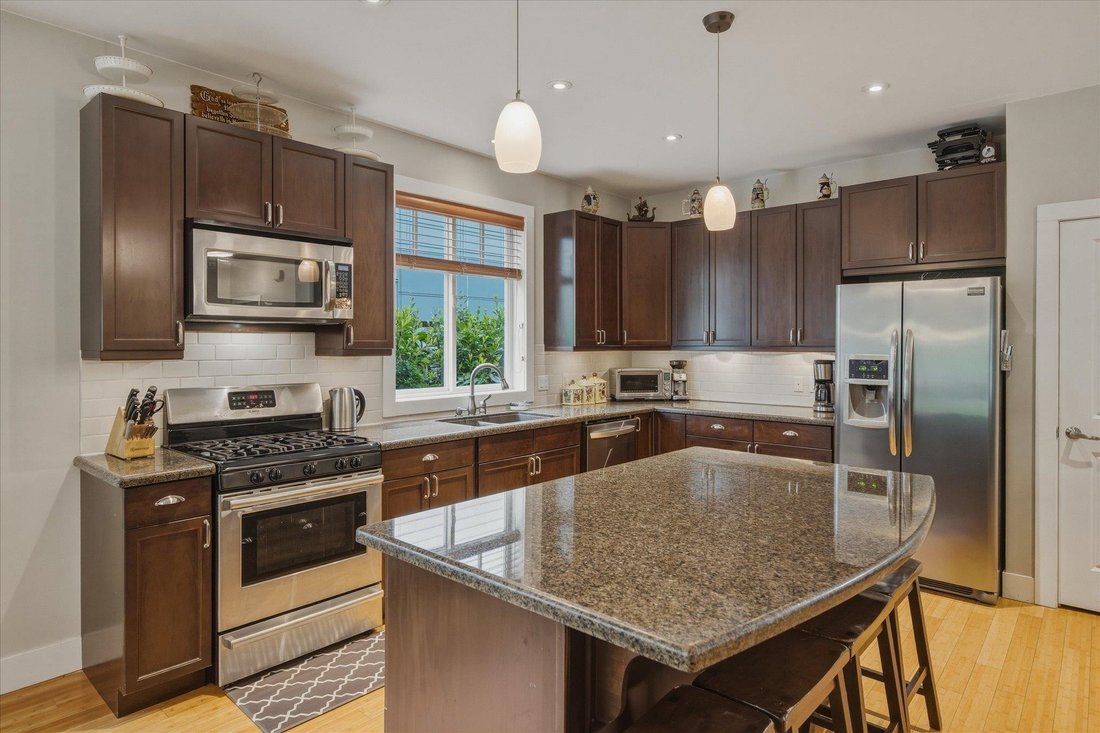 House in Squamish, British Columbia, Canada 4 - 18256976