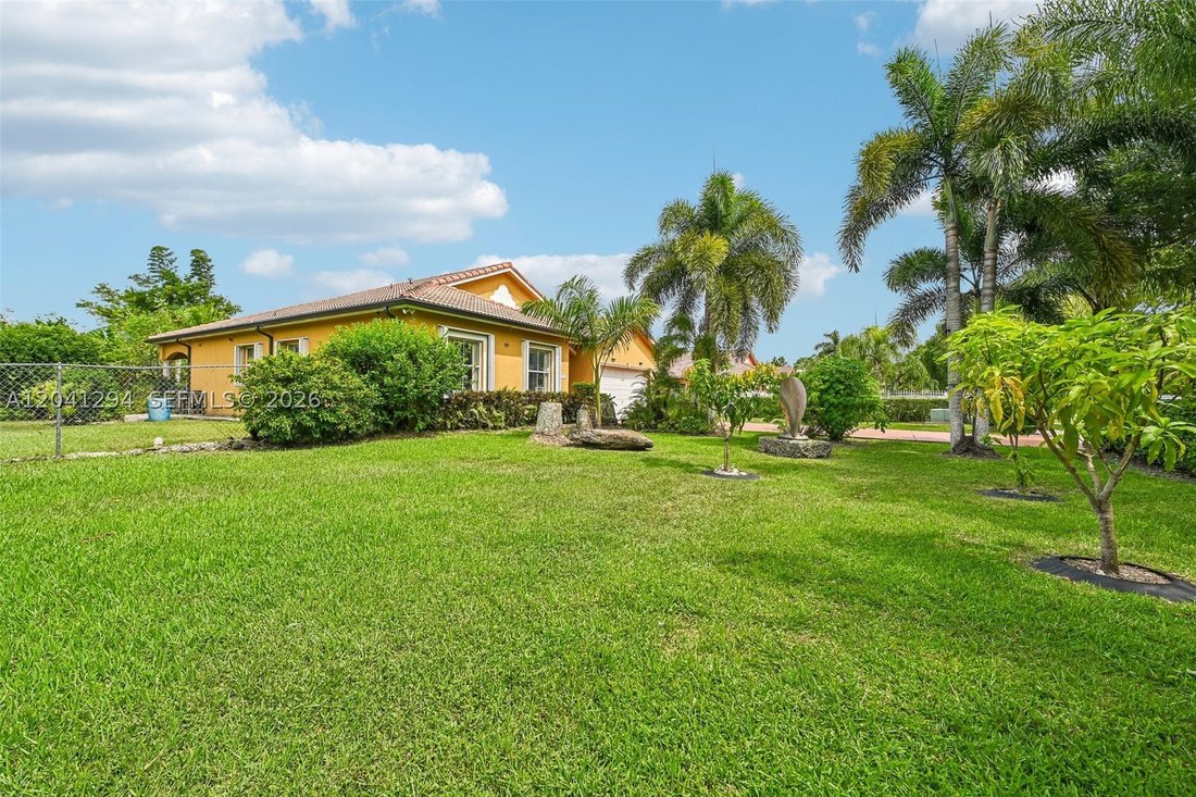 House in Miami, Florida, United States 4 - 18250323