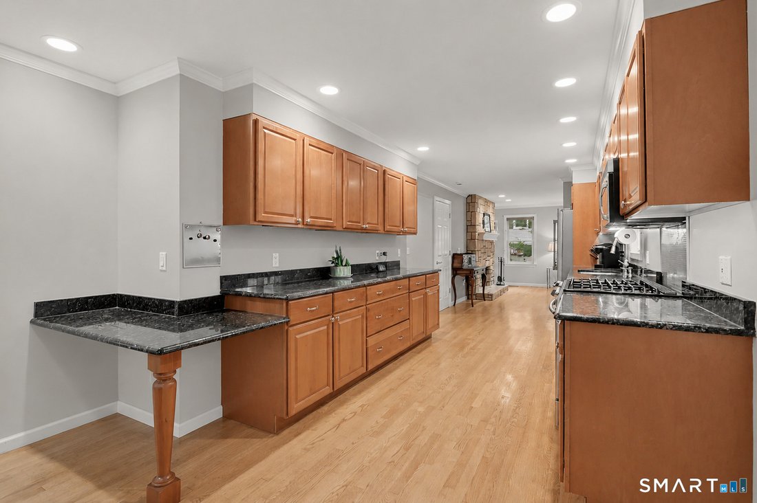 House in Monroe, Connecticut, United States 3 - 18192813