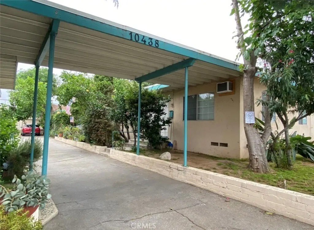 Condo in Los Angeles, California, United States 3 - 18257352