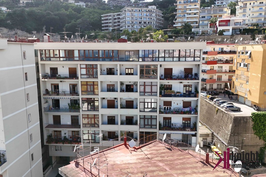 Apartment in Chiaia, Naples, Campania 2 - 17951689