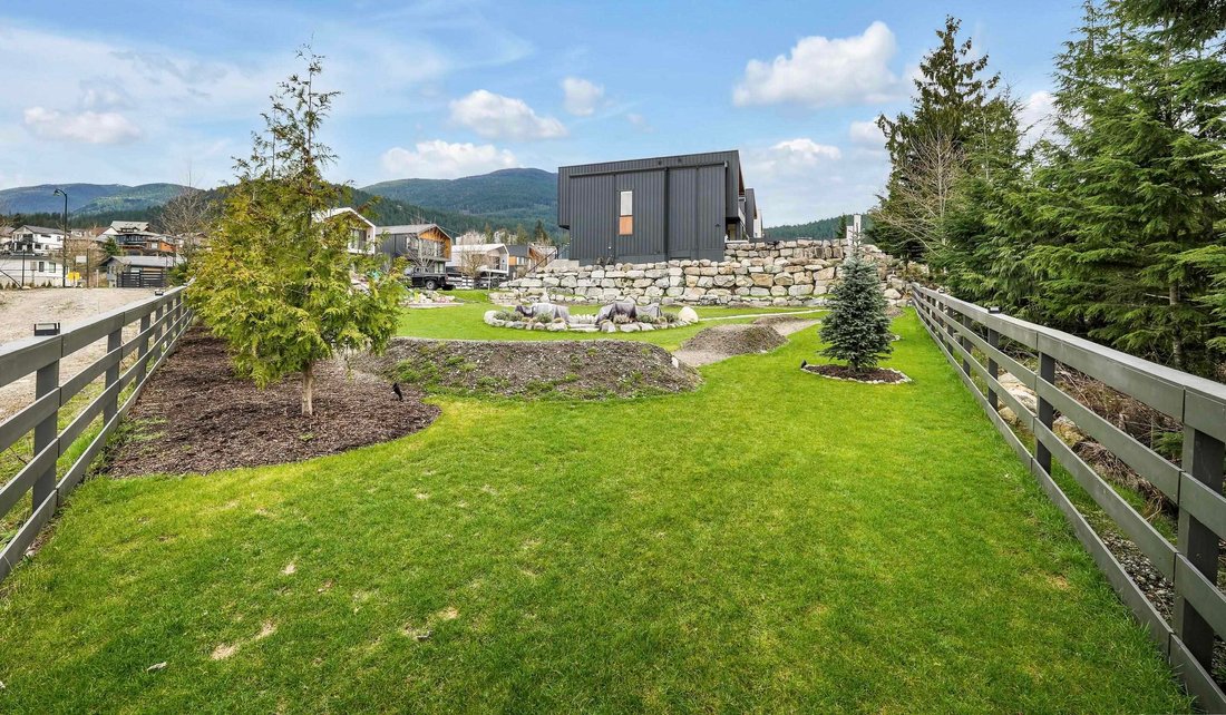 Land in Squamish, British Columbia, Canada 5 - 18257002