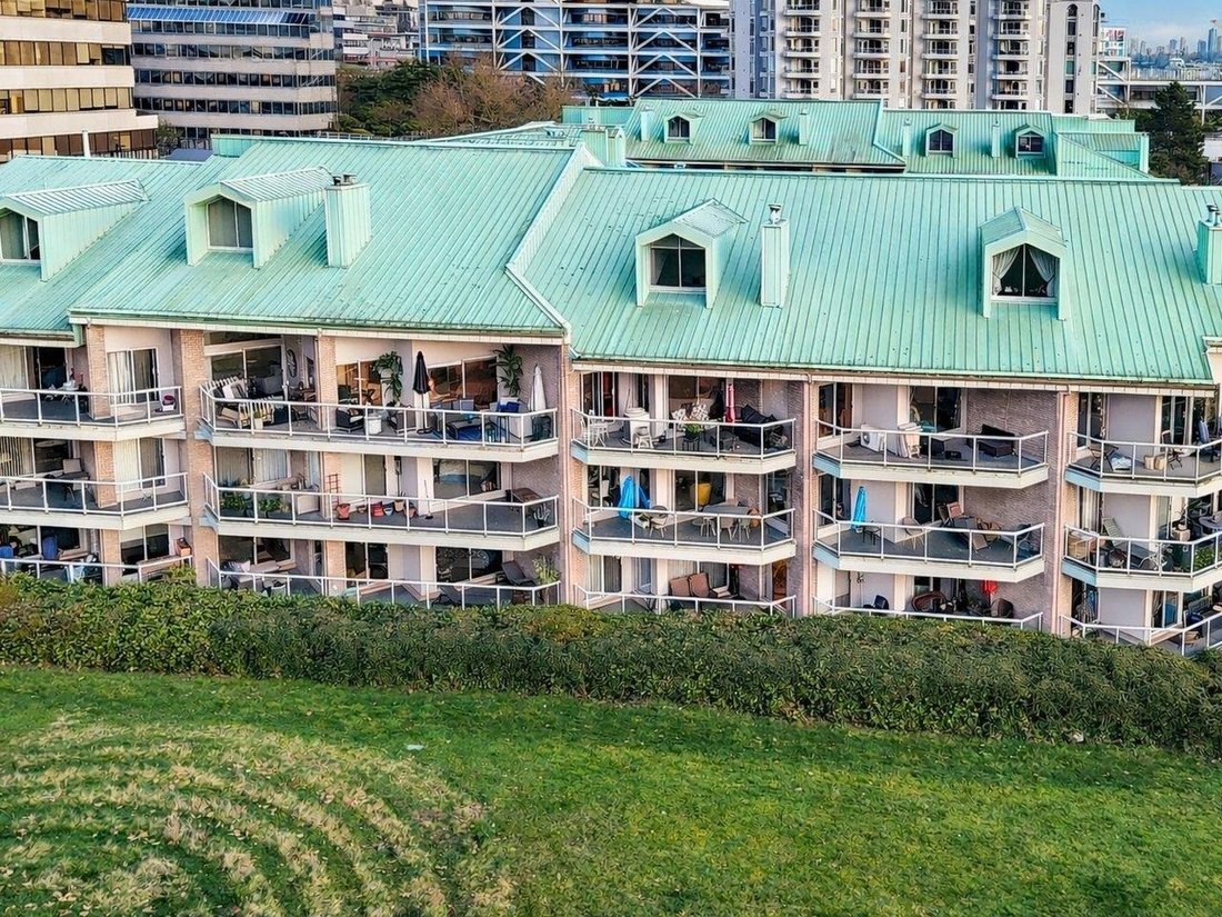House in North Vancouver, British Columbia, Canada 4 - 18256733