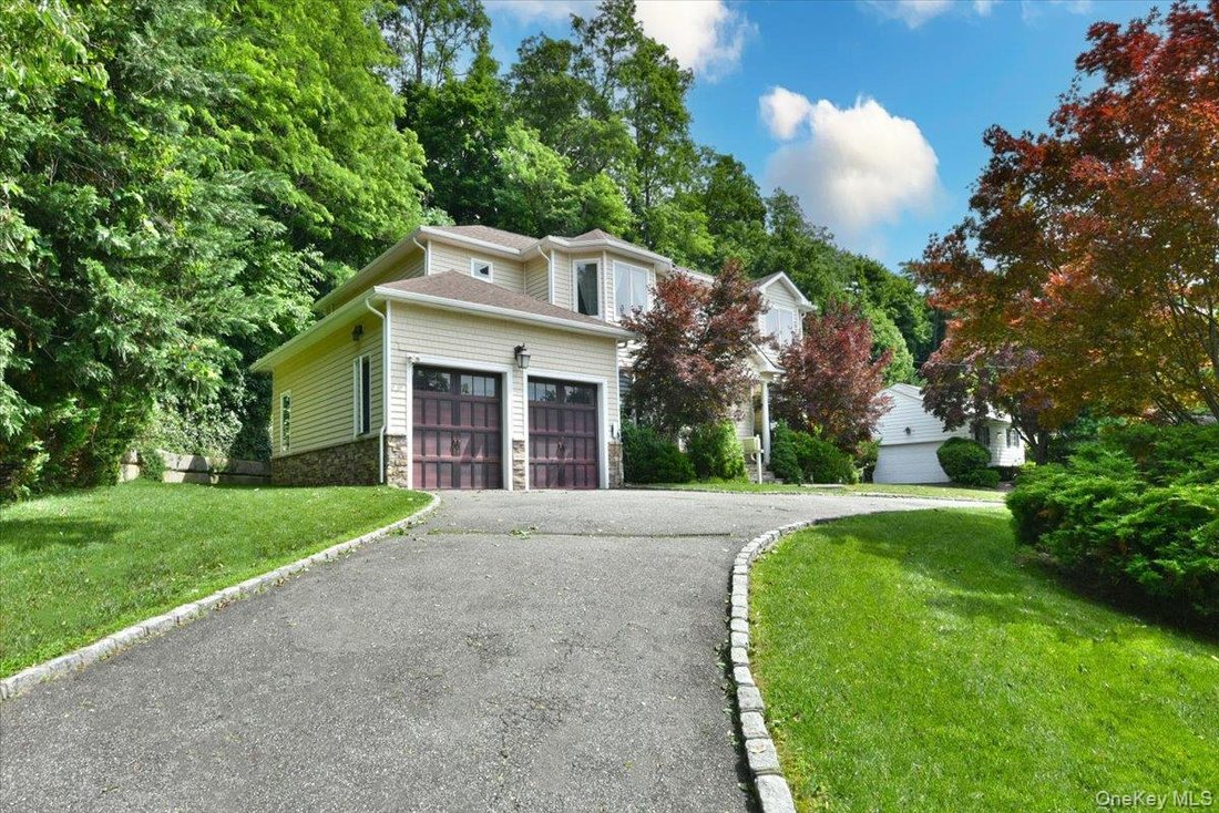 House in Albertson, New York, United States 5 - 18254777