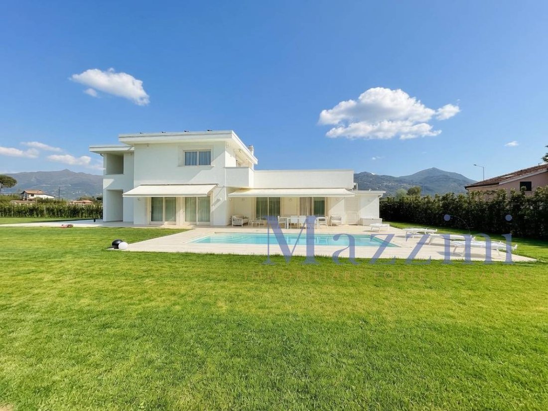 Villa in Pietrasanta, Tuscany, Italy 1 - 18256556
