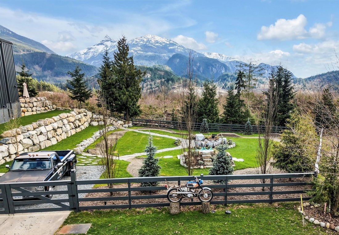 Land in Squamish, British Columbia, Canada 2 - 18257002