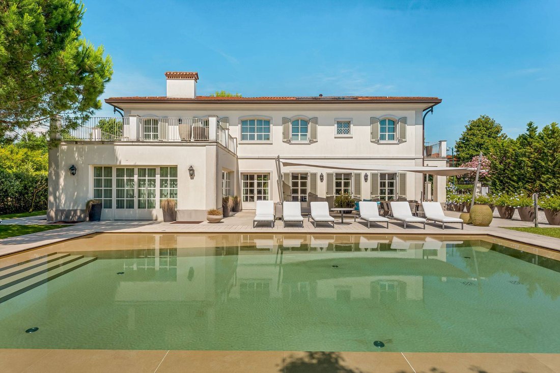Villa in Vittoria Apuana, Forte dei Marmi, Tuscany 1 - 18256578