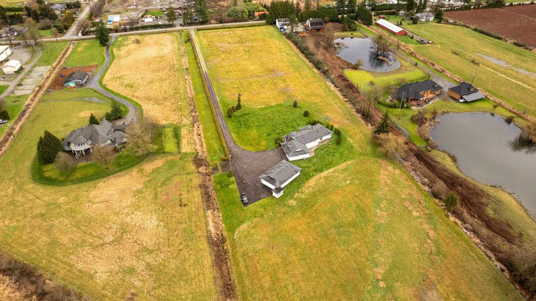House in Pitt Meadows, British Columbia, Canada 1 - 18256936