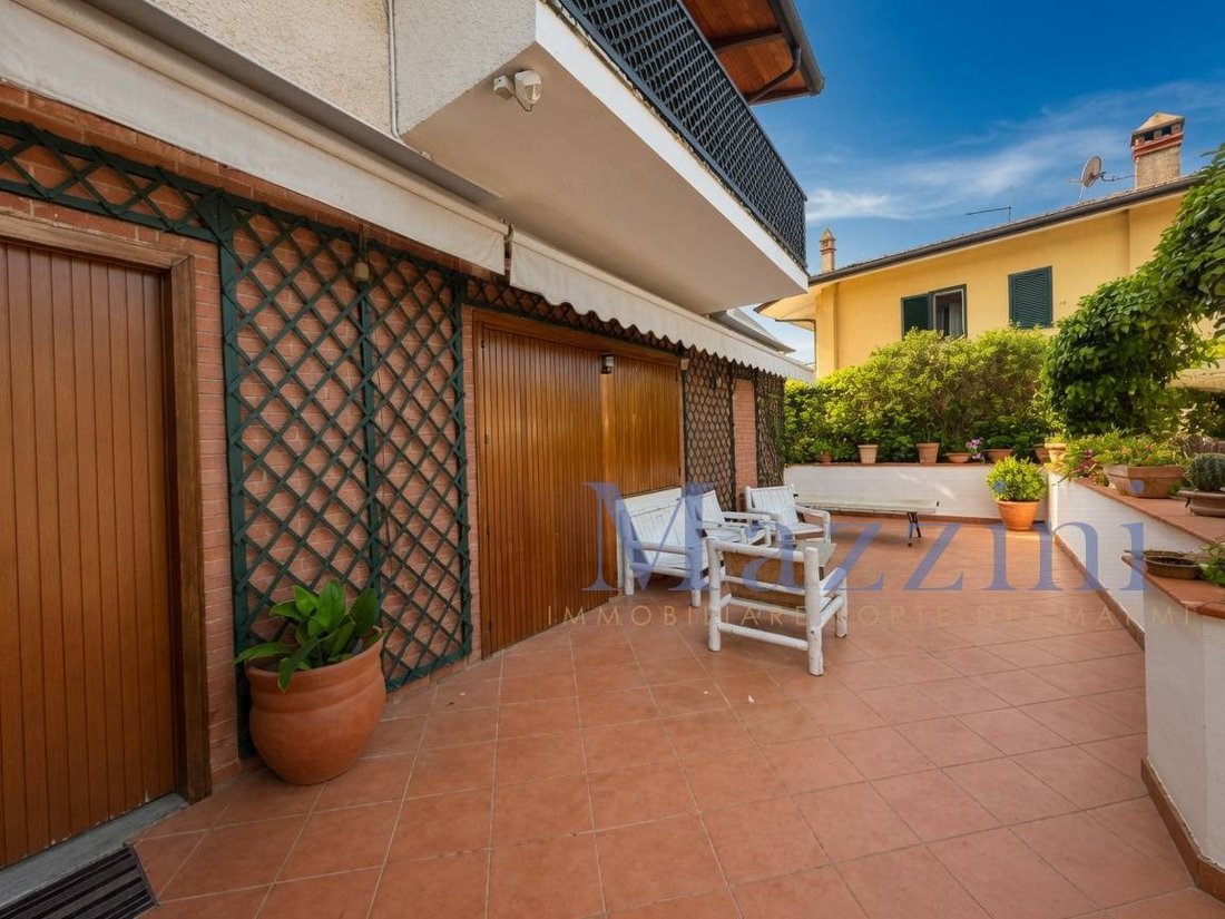 House in Center, Forte dei Marmi, Tuscany 5 - 18256561