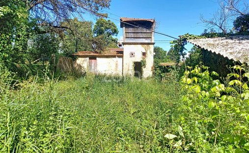 Finca à Oliveira de Azemeis, Santiago de Riba-Ul, Ul, Macinhata da Seixa e Madail, Aveiro, Portugal 1