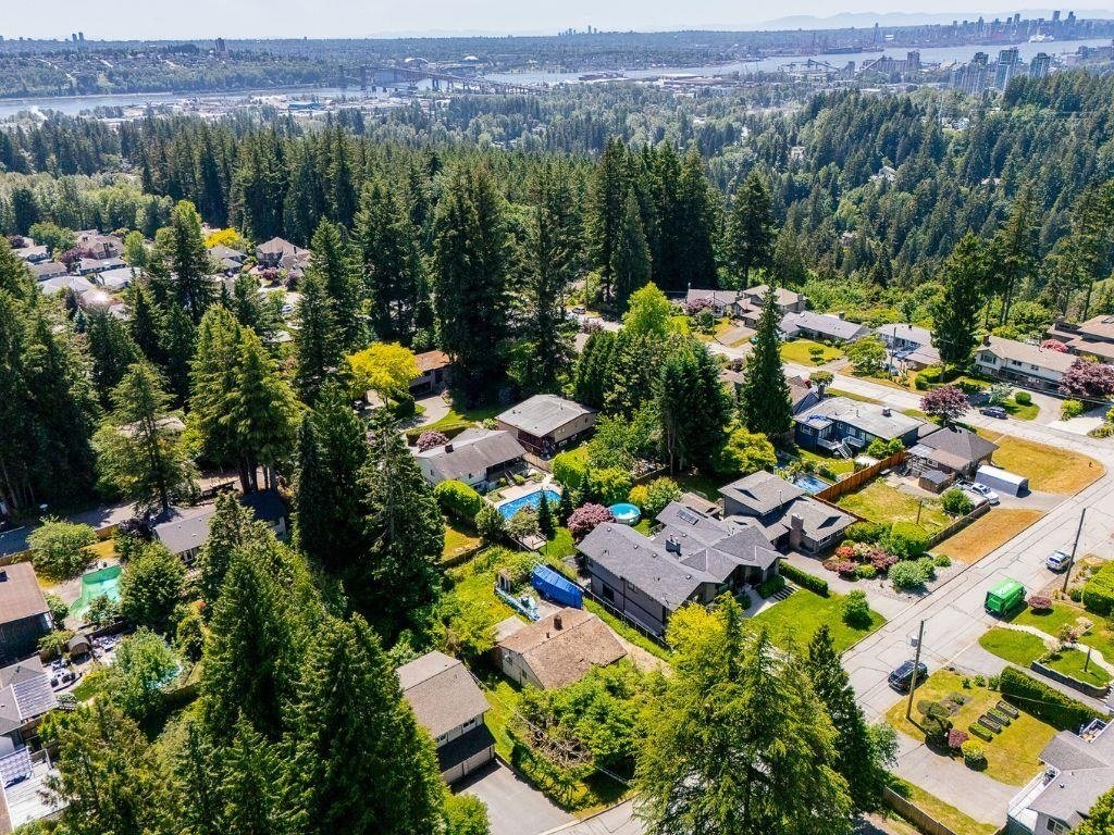 House in North Vancouver, British Columbia, Canada 5 - 18256752