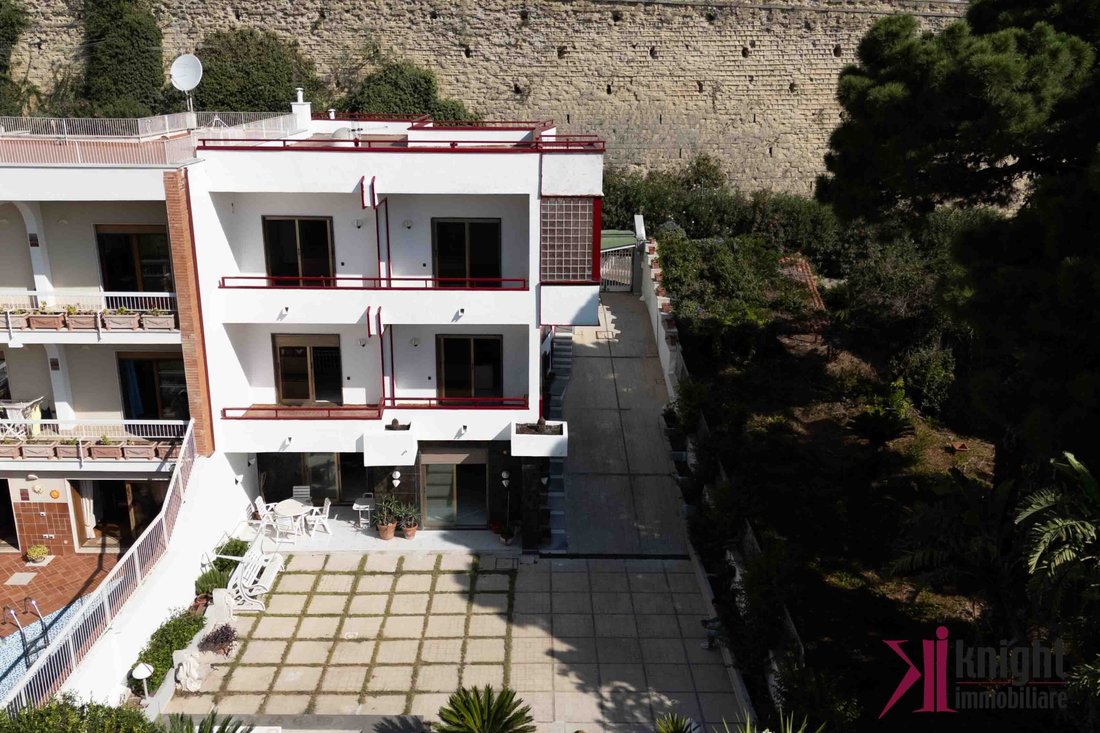 Villa in Naples, Campania, Italy 5 - 15429066