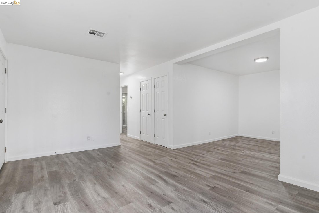 Richmond, California, United States 3 - 18250067