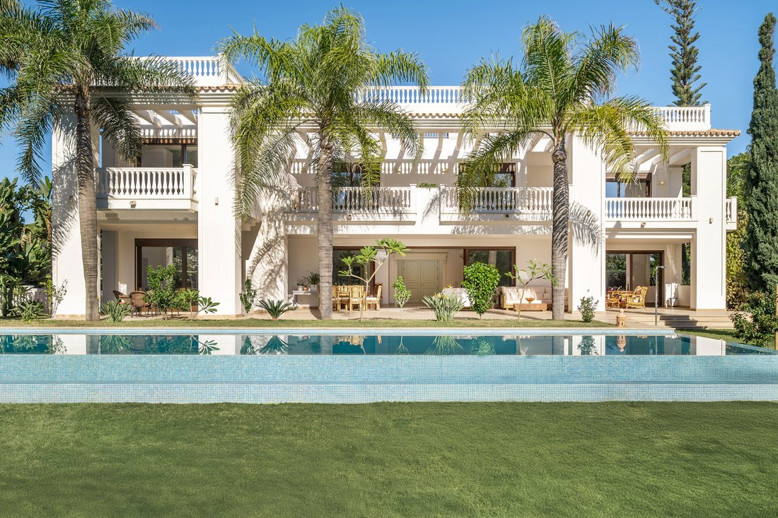 Villa a Estepona, Andalusia, Spagna 1 - 18253602