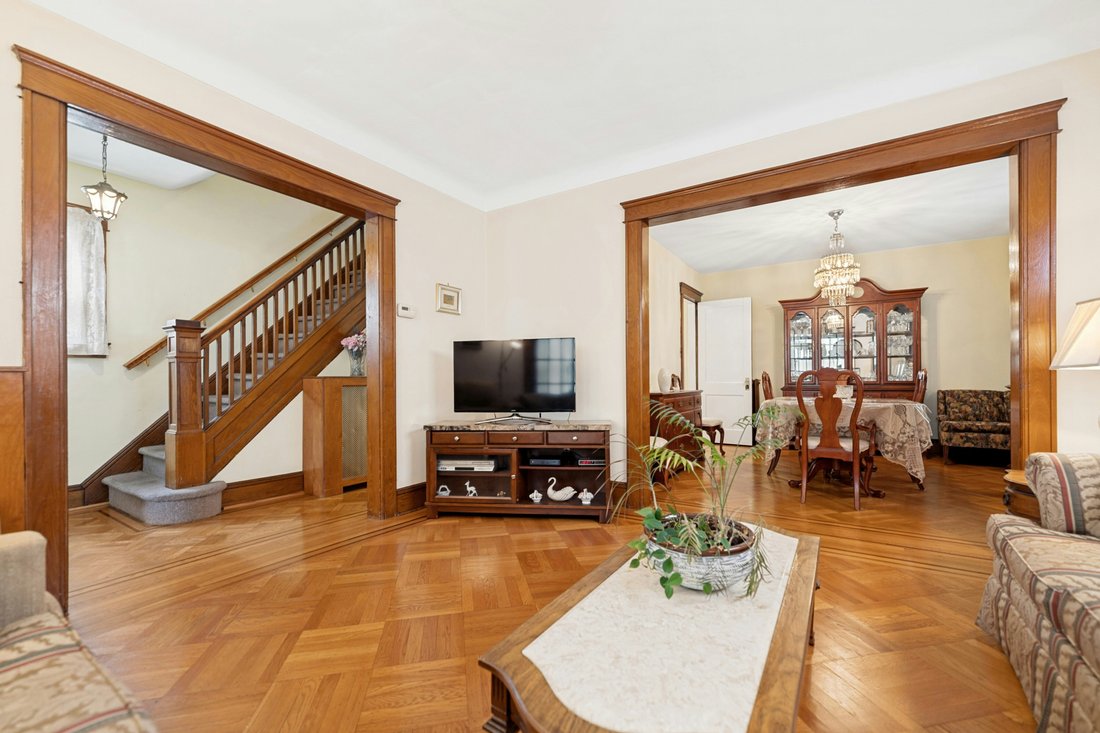 House in Cliffside Park, New Jersey, United States 5 - 18252034