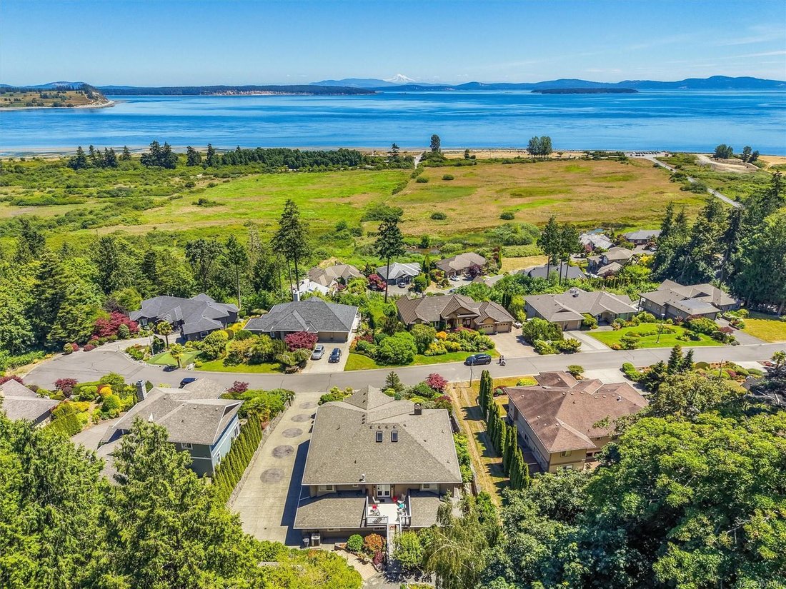 House in Saanichton, British Columbia, Canada 1 - 18255556