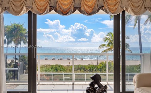 Condo in Miami Beach, Florida, United States 1