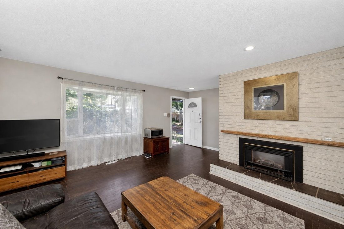House in Surrey, British Columbia, Canada 4 - 18257102