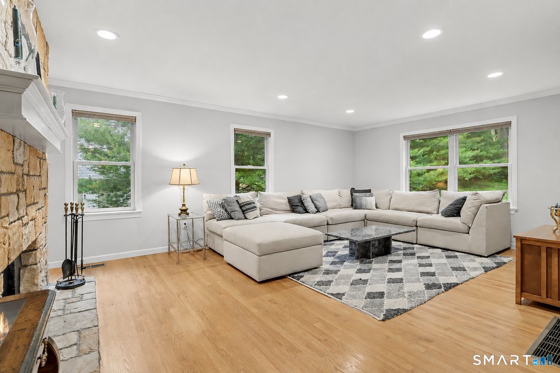 House in Monroe, Connecticut, United States 5 - 18192813