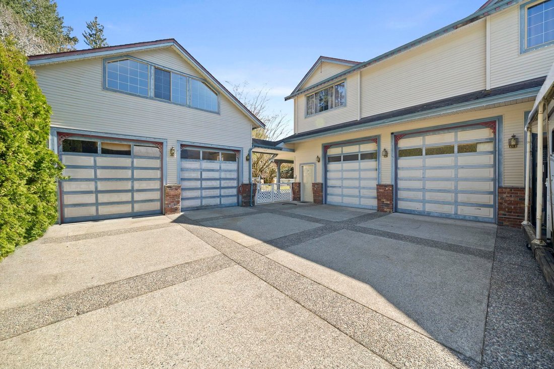 House in Surrey, British Columbia, Canada 5 - 18256859