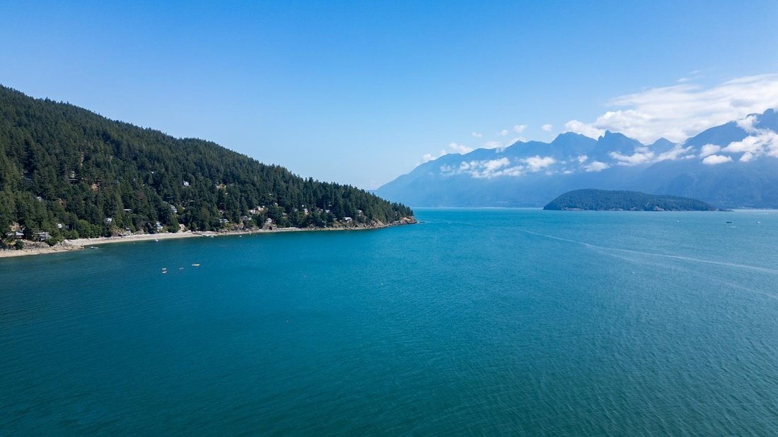 Land in Bowen Island, British Columbia, Canada 2 - 18257070