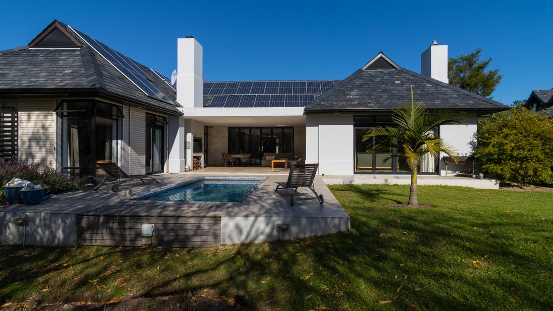 House in Paarl, Groenvlei, Western Cape 1 - 18165987