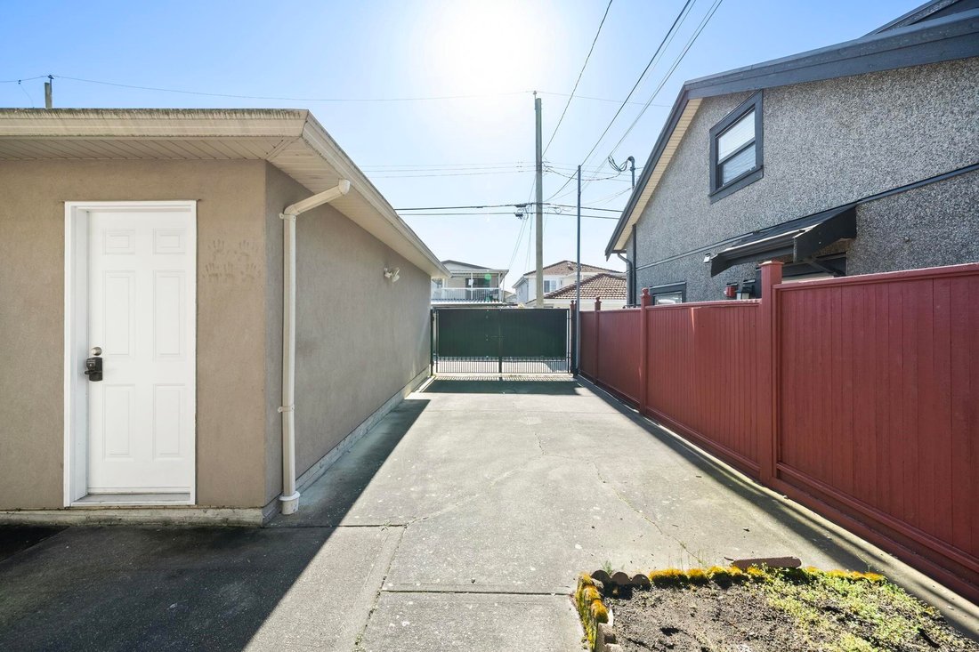 House in Vancouver, British Columbia, Canada 4 - 18257089