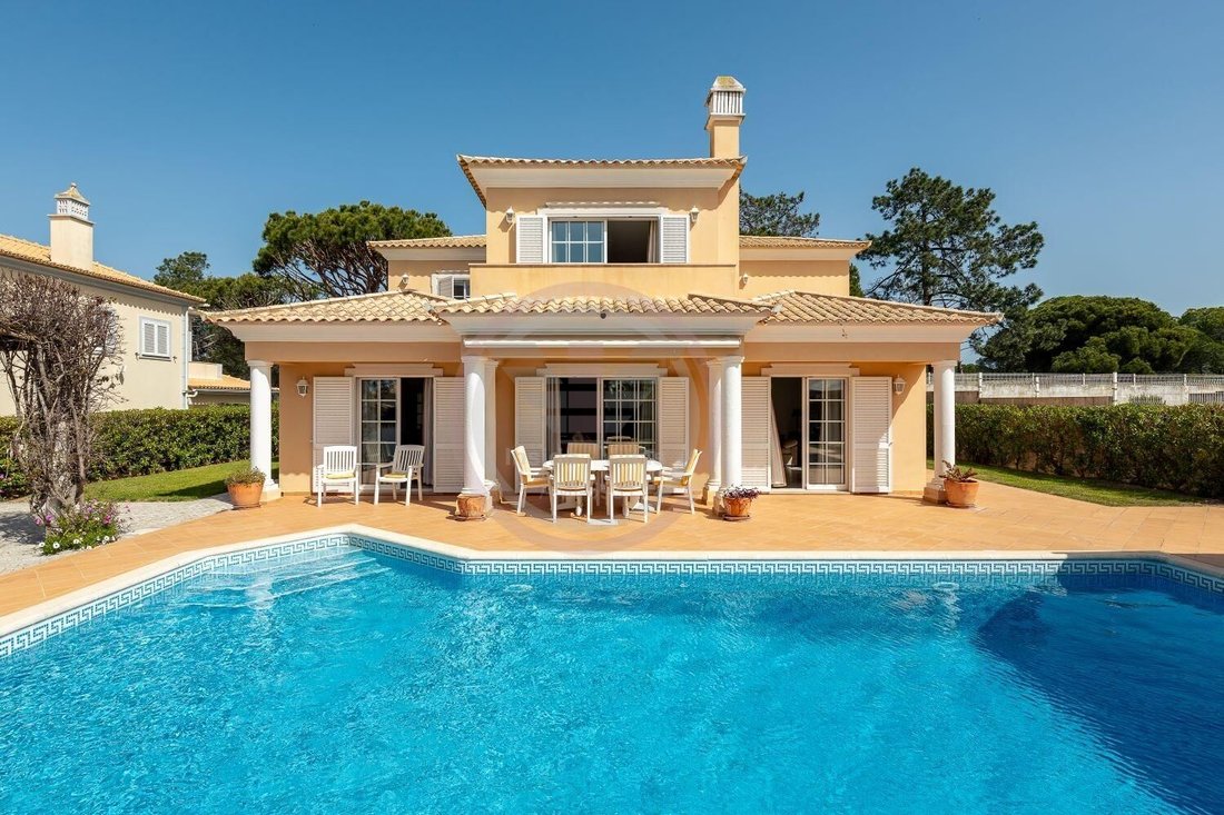Villa in Quinta do Lago, Almancil, Portugal 1 - 18257381